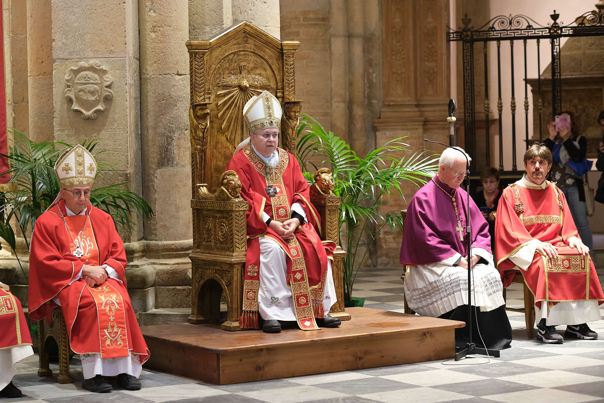 S.E.R. Mons. Giovanni Volta - Annuario dei vescovi 